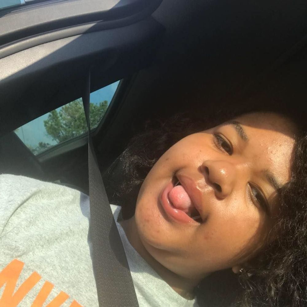 Meet your Posher, Alantis